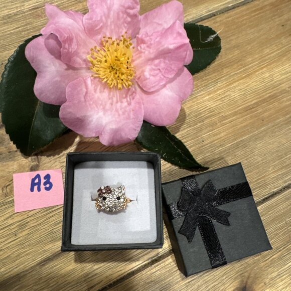 Adorable Hello Kitty Cat Kitten Silvertone Costume Adjustable Ring NEW w Box A3 - Picture 2 of 6